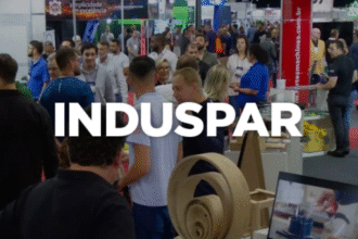 Imagem promocional da Induspar 2025, ilustrando robôs, automação e dados digitais, representando a feira de tecnologias para Indústria 4.0 em Curitiba, relevante para a engenharia brasileira.