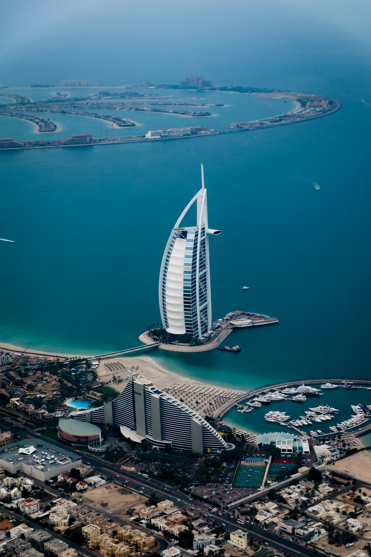 Burj Khalifa concluído em Dubai, 828 metros, o edifício mais alto do mundo