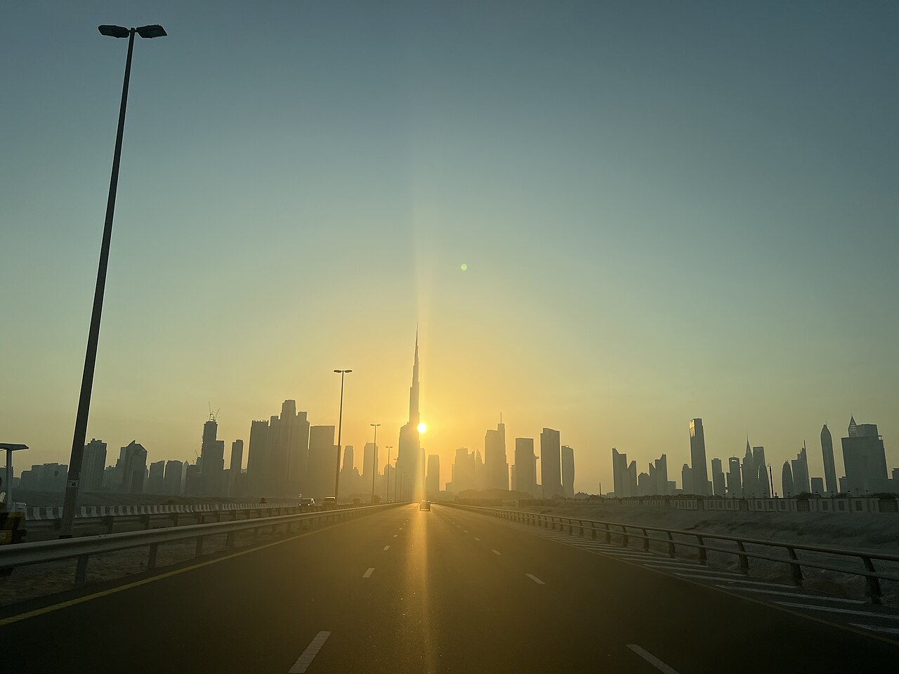 Burj Khalifa Dubai ao pôr do sol - 828 metros